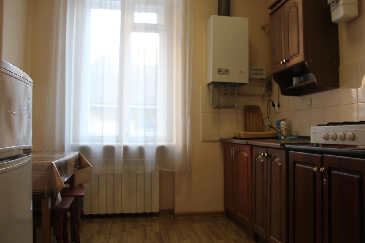 Apartments Domovik ,Kirilla I Mefodiya, 5 Mukacheve Exterior photo