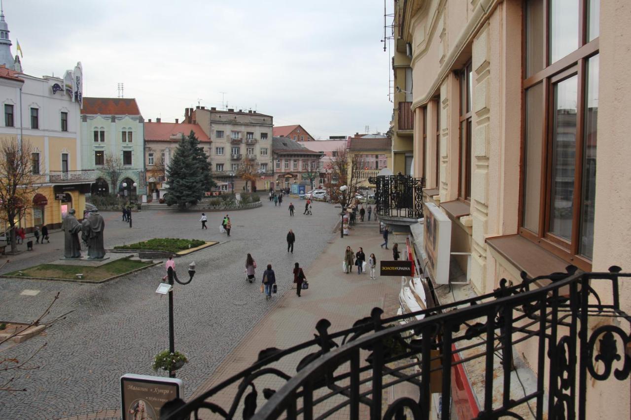 Apartments Domovik ,Kirilla I Mefodiya, 5 Mukacheve Exterior photo